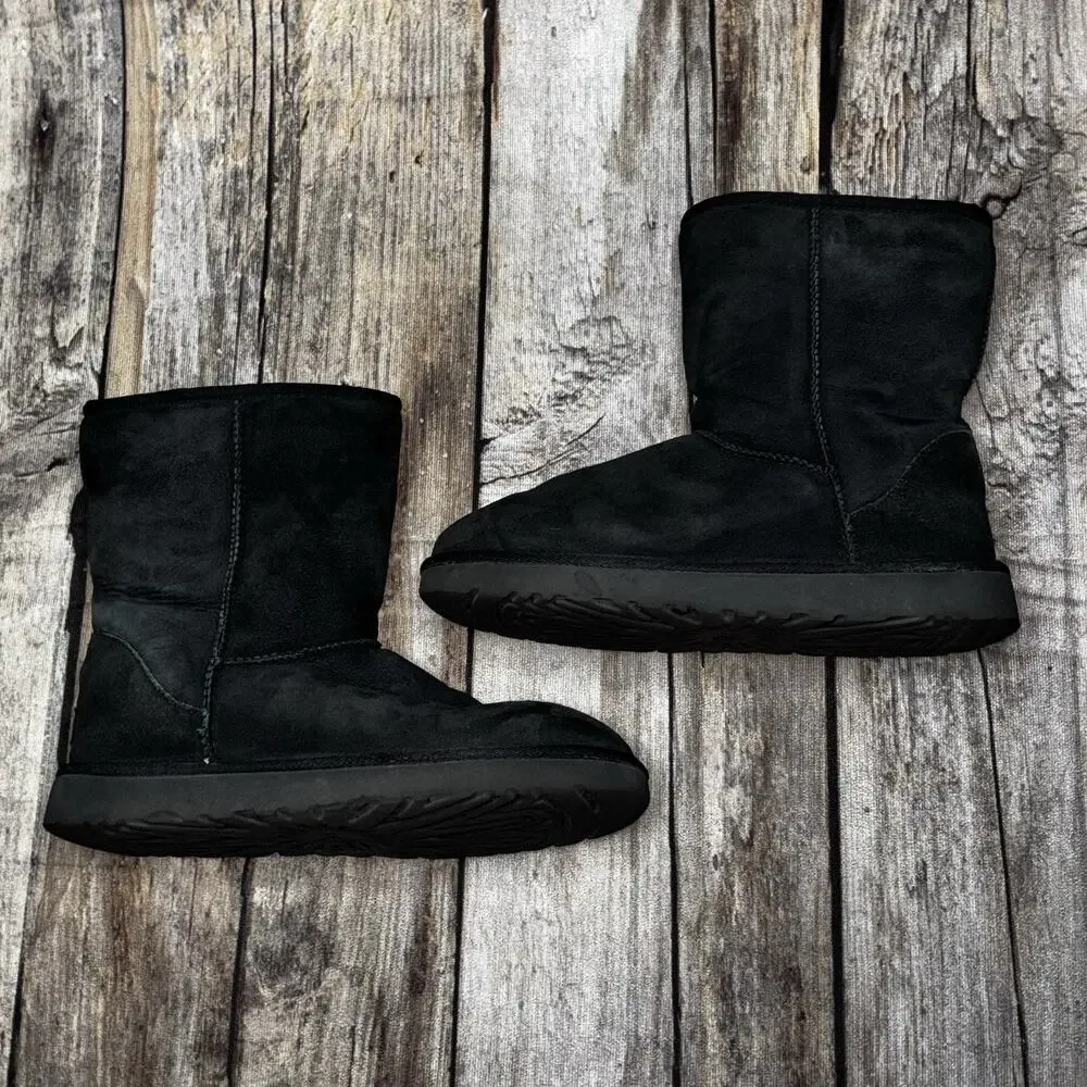 UGG classic short